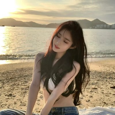红衣小女孩